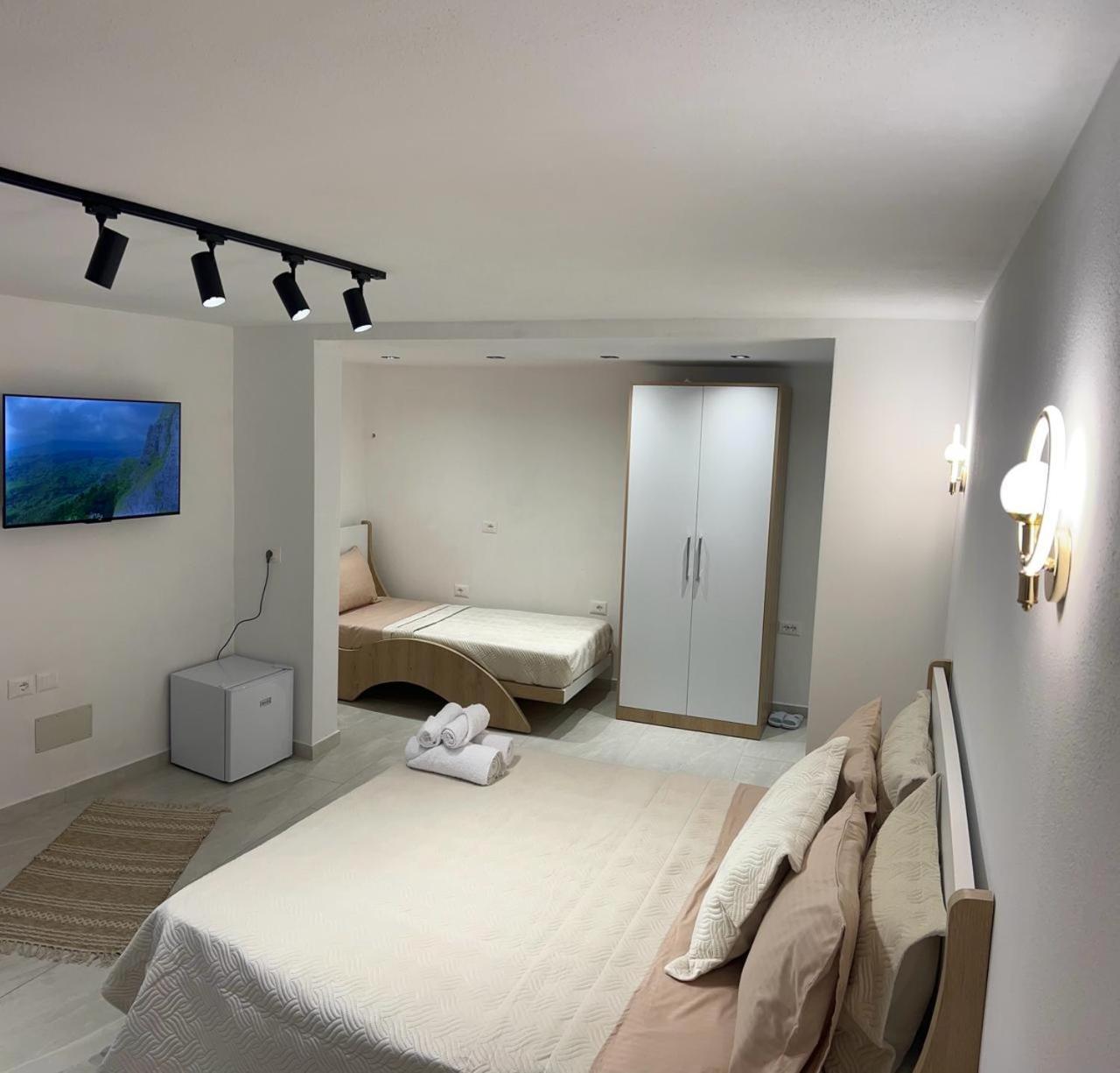 Aloha House Hotel Shkoder Luaran gambar